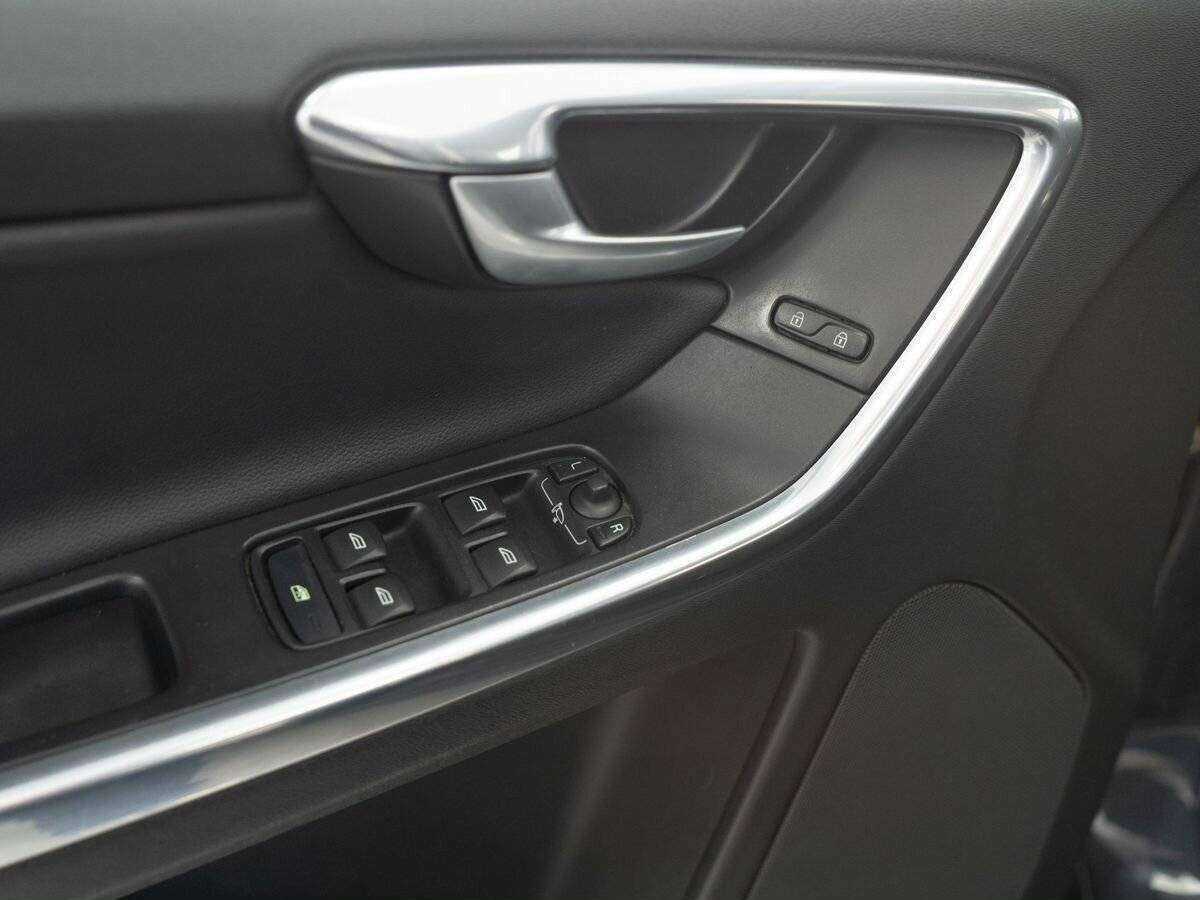 Volvo XC60 с пробегом — 2012 год. Фото: #12