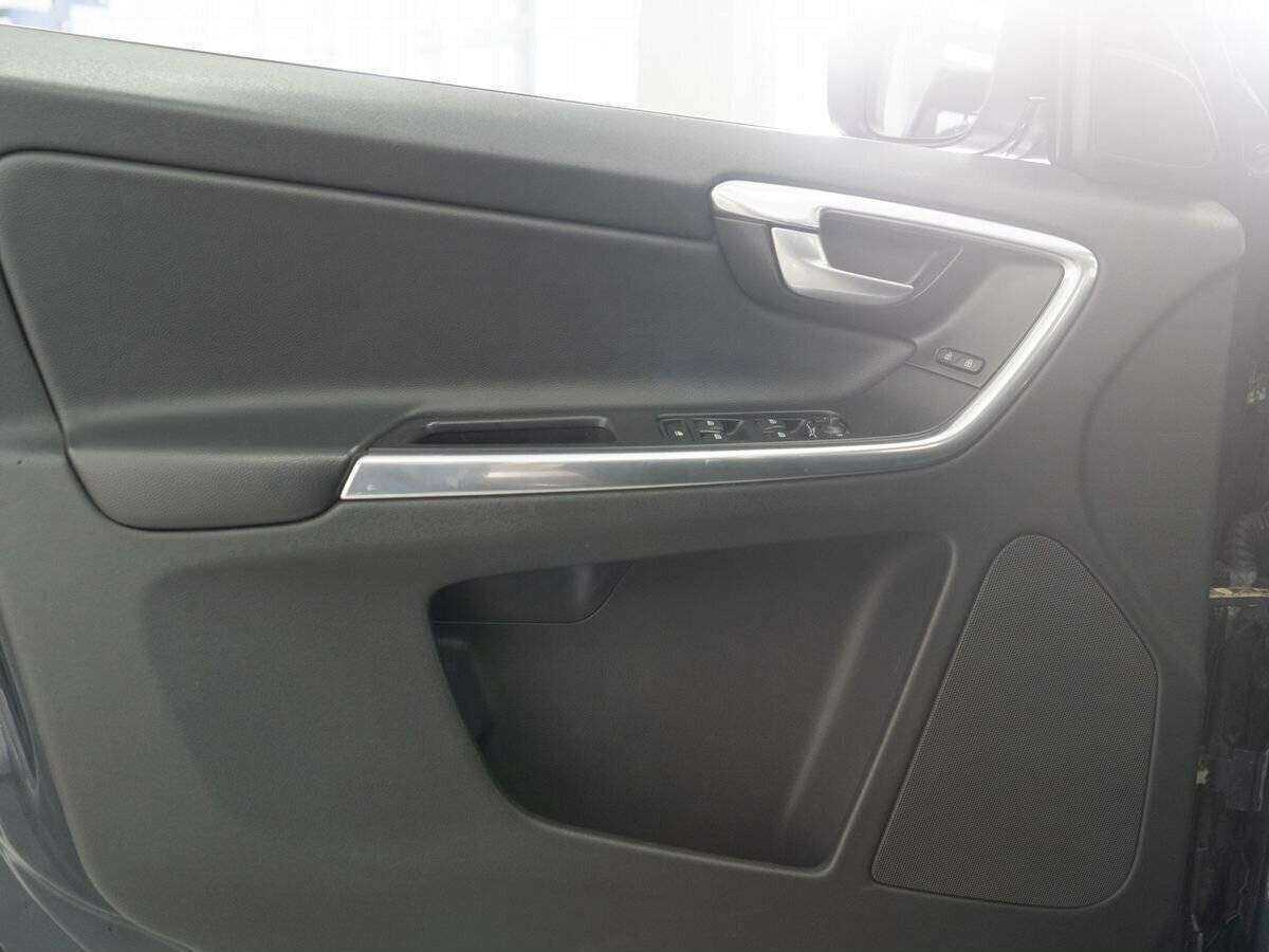 Volvo XC60 с пробегом — 2012 год. Фото: #13