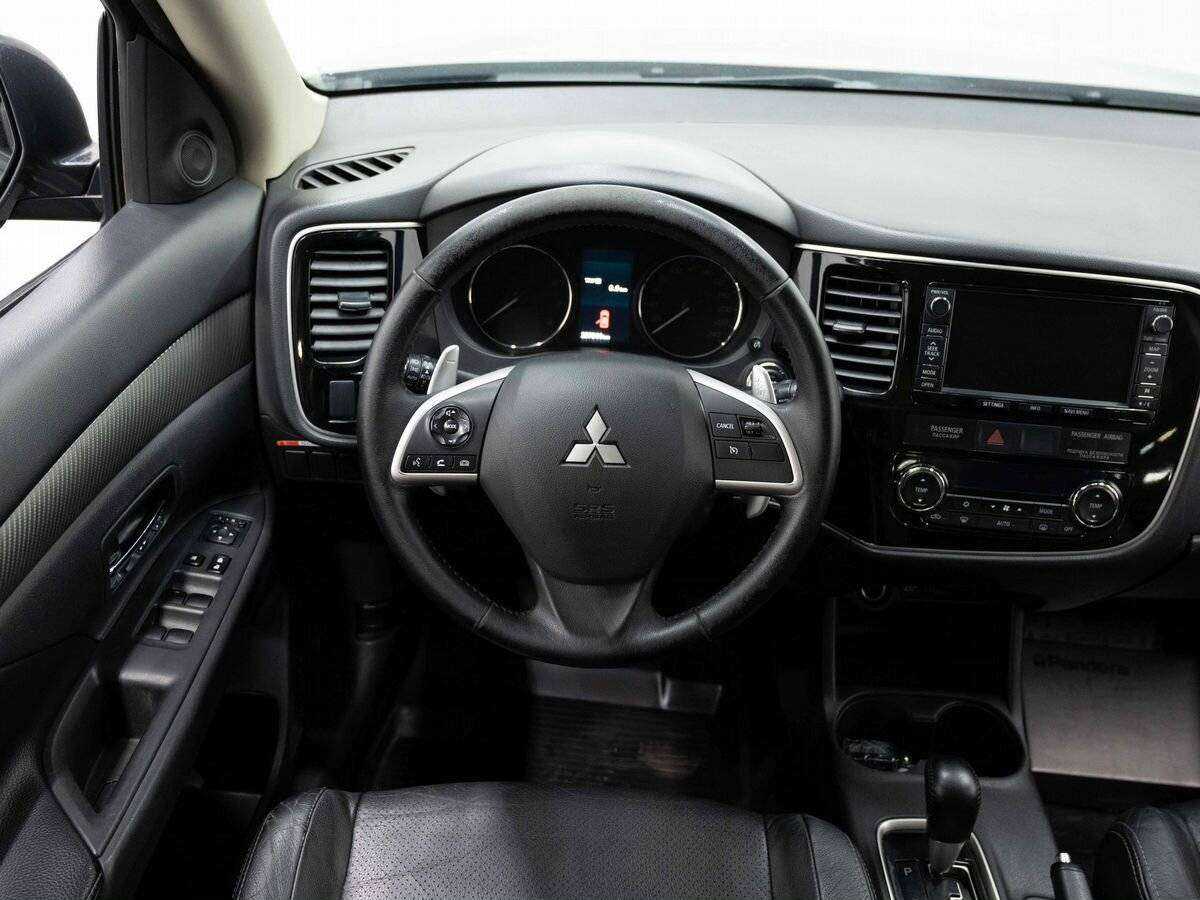 Mitsubishi Outlander с пробегом — 2013 год. Фото: #13
