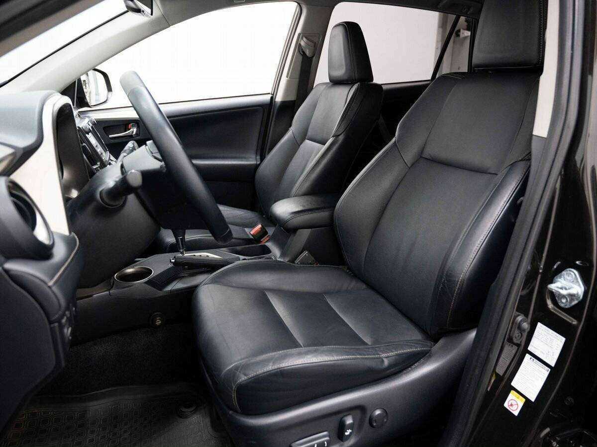 Toyota RAV4 с пробегом — 2014 год. Фото: #7