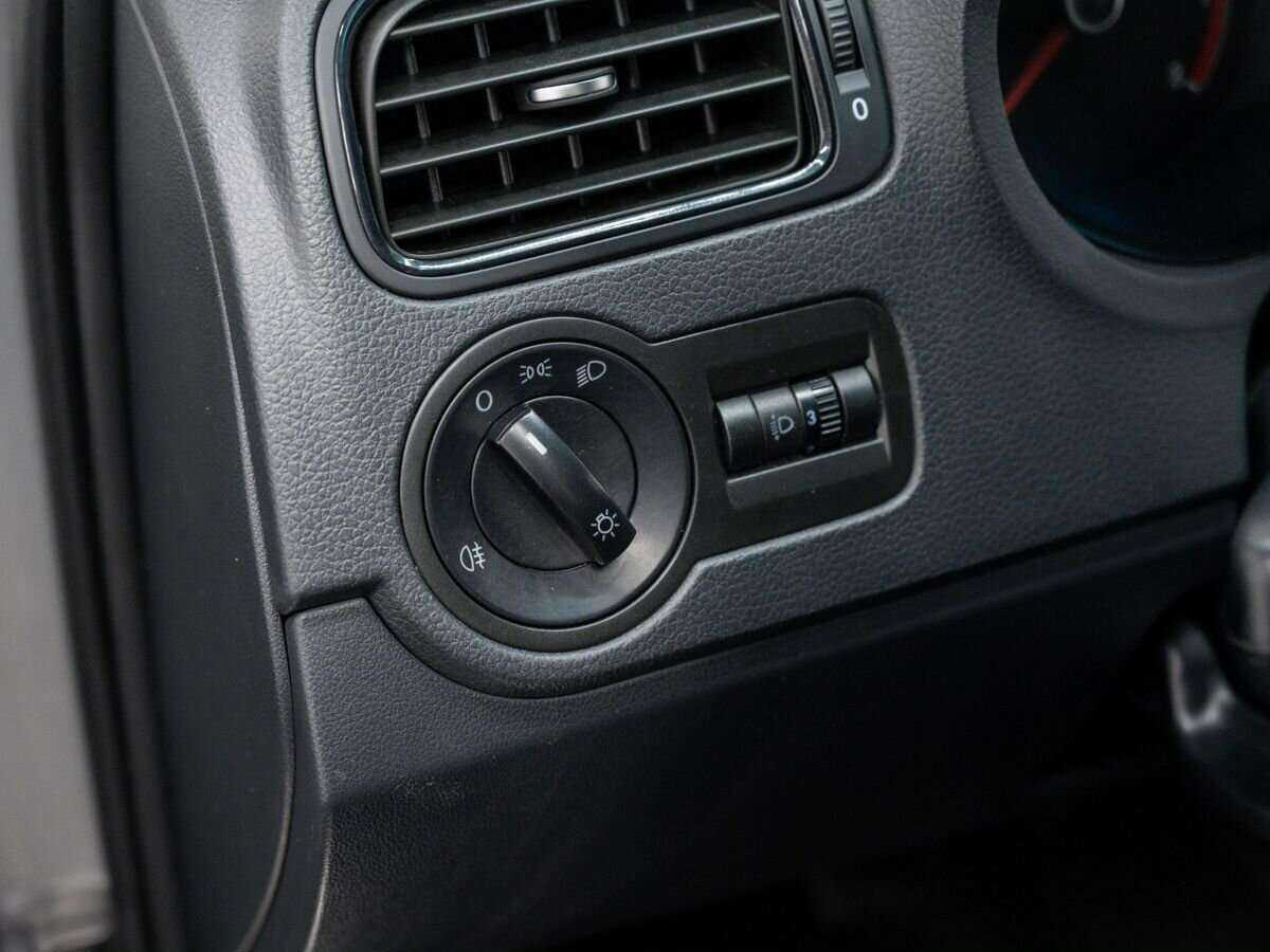 Volkswagen Polo с пробегом — 2020 год. Фото: #15