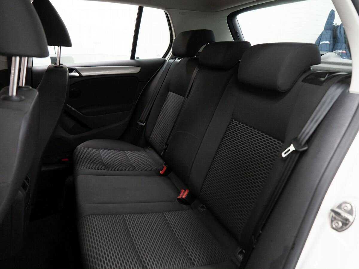 Volkswagen Golf с пробегом — 2012 год. Фото: #6