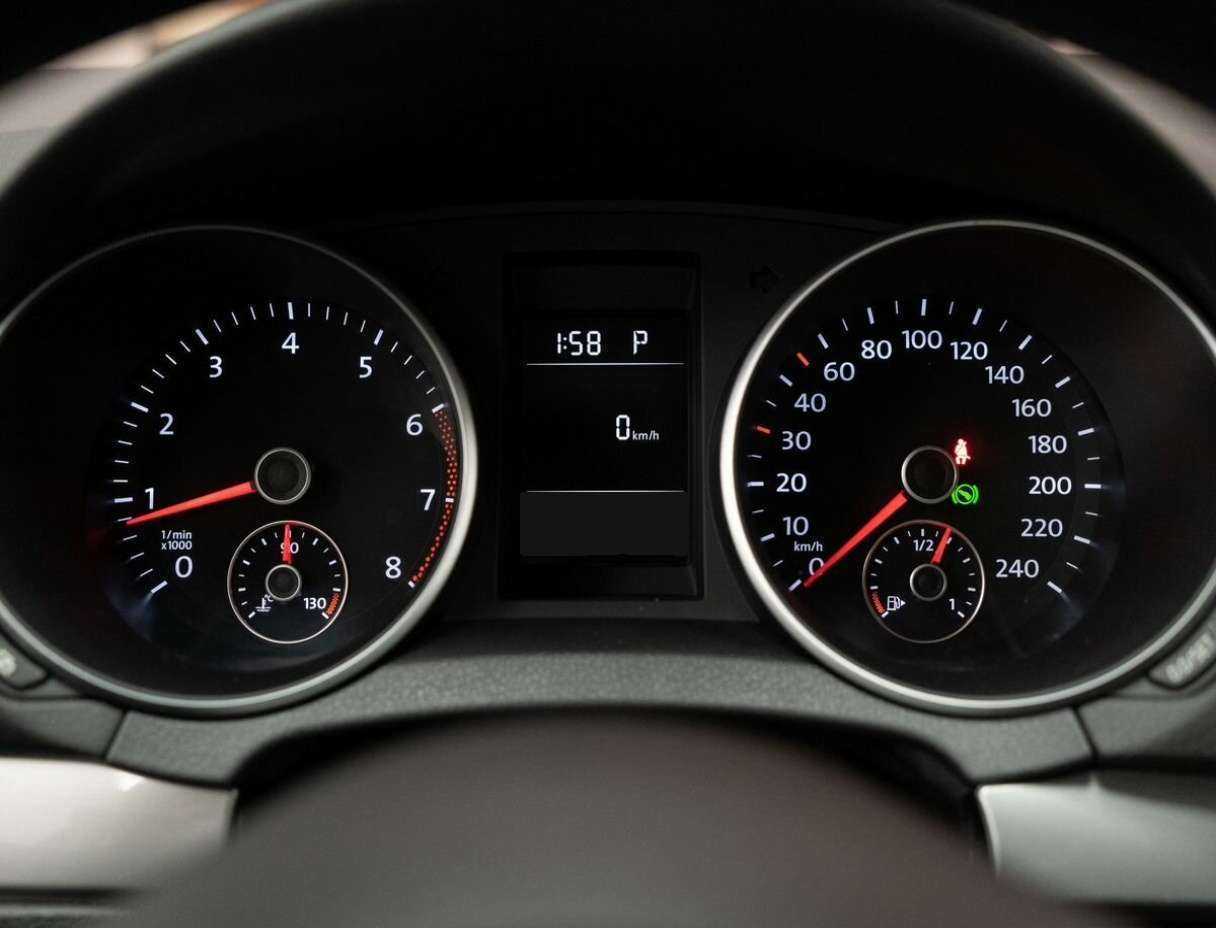 Volkswagen Golf с пробегом — 2012 год. Фото: #10