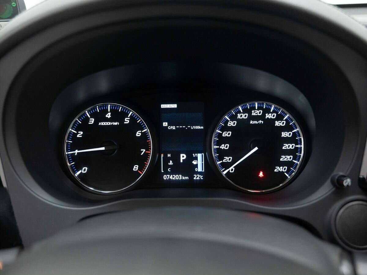 Mitsubishi Outlander с пробегом — 2016 год. Фото: #16