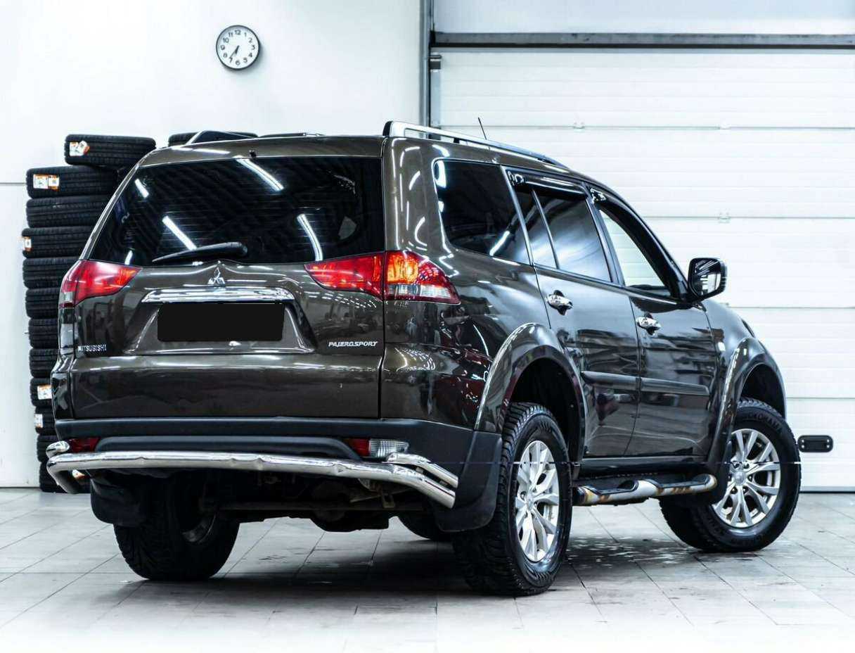 Mitsubishi Pajero Sport с пробегом — 2014 год. Фото: #2