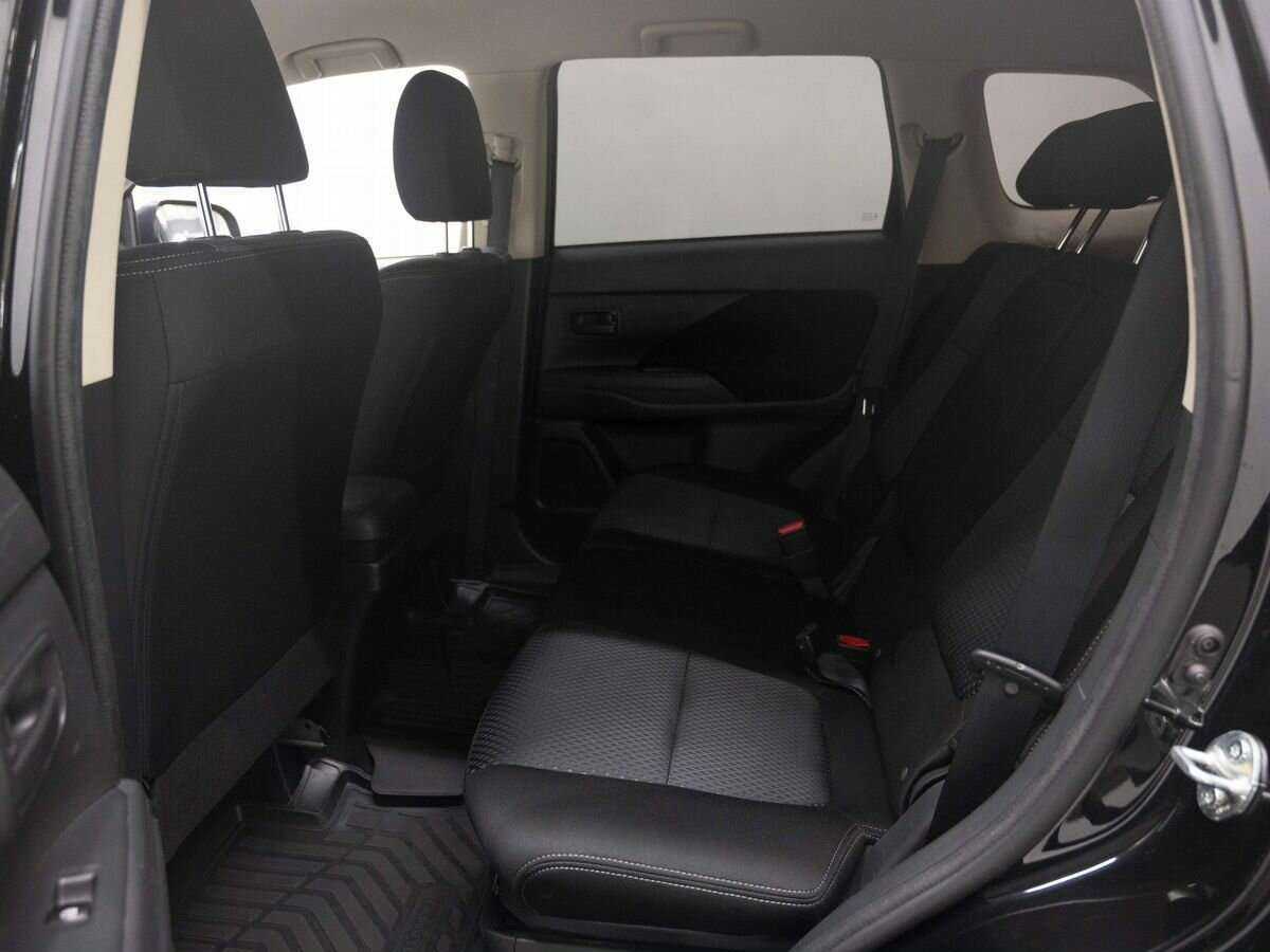 Mitsubishi Outlander с пробегом — 2018 год. Фото: #8