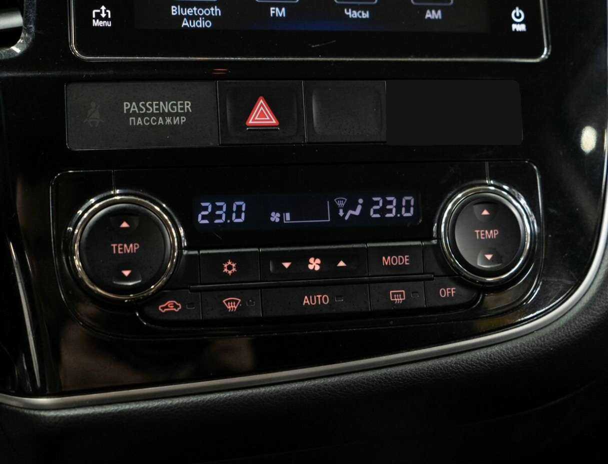 Mitsubishi Outlander с пробегом — 2017 год. Фото: #10