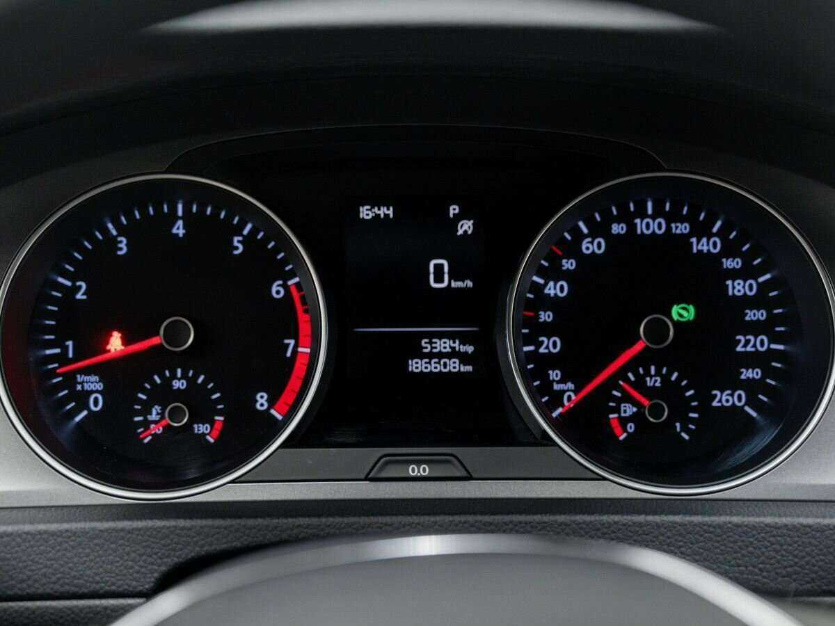 Volkswagen Golf с пробегом — 2014 год. Фото: #22