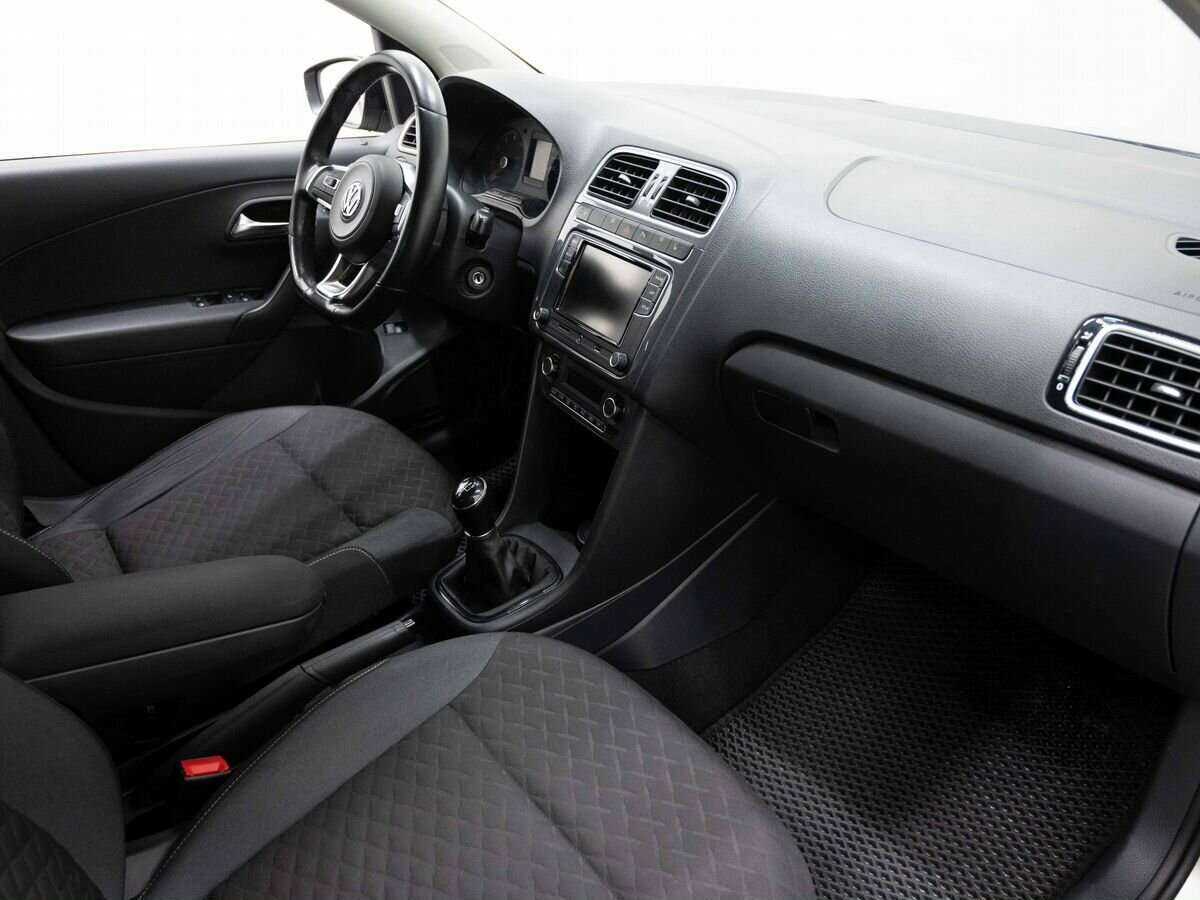 Volkswagen Polo с пробегом — 2018 год. Фото: #10