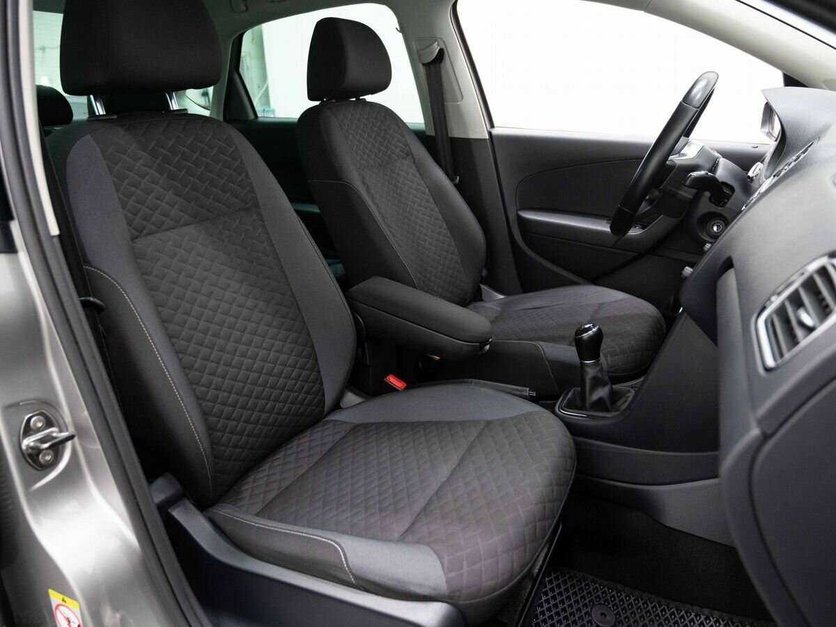 Volkswagen Polo с пробегом — 2018 год. Фото: #11