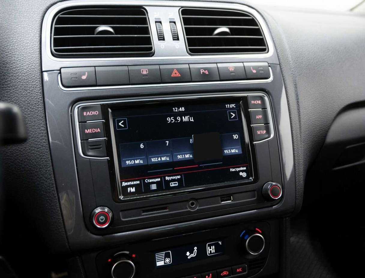 Volkswagen Polo с пробегом — 2018 год. Фото: #20