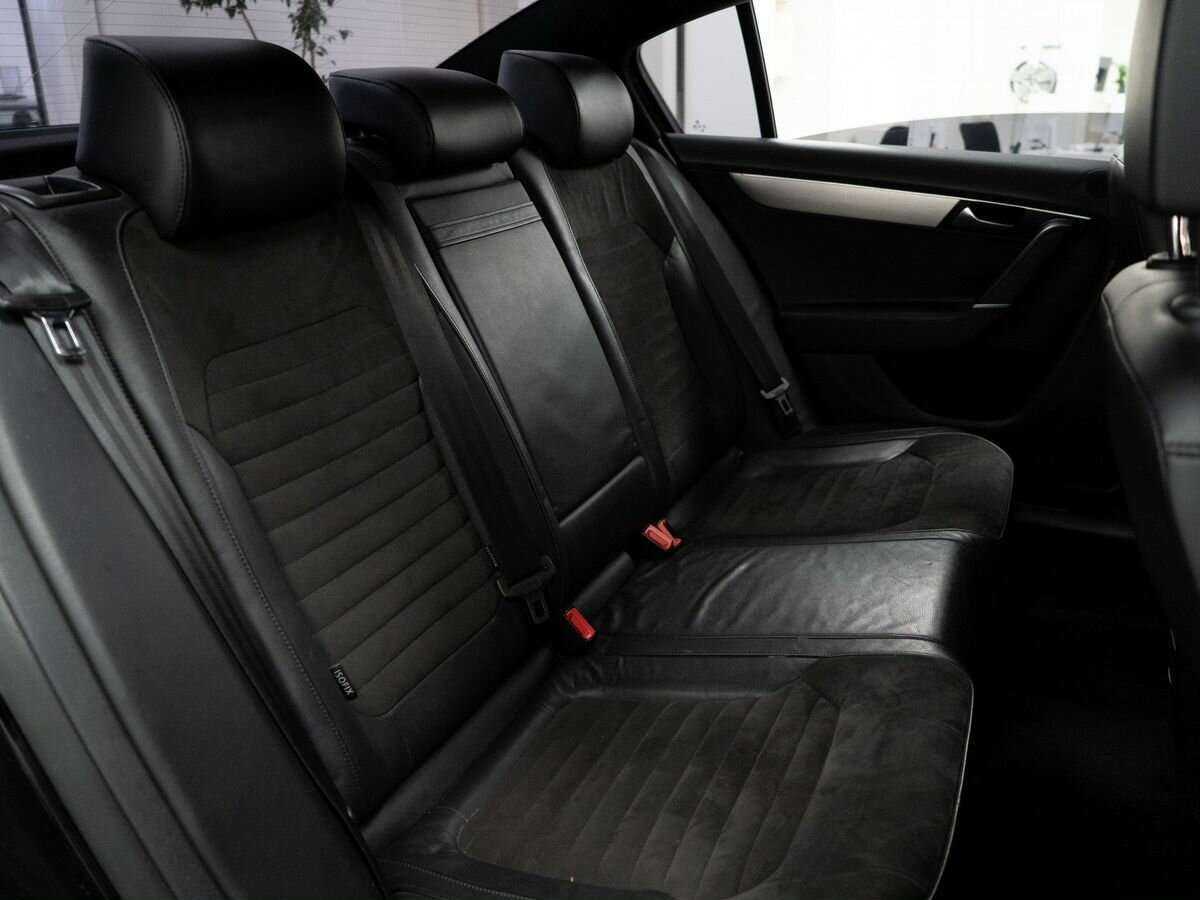 Volkswagen Passat с пробегом — 2013 год. Фото: #10