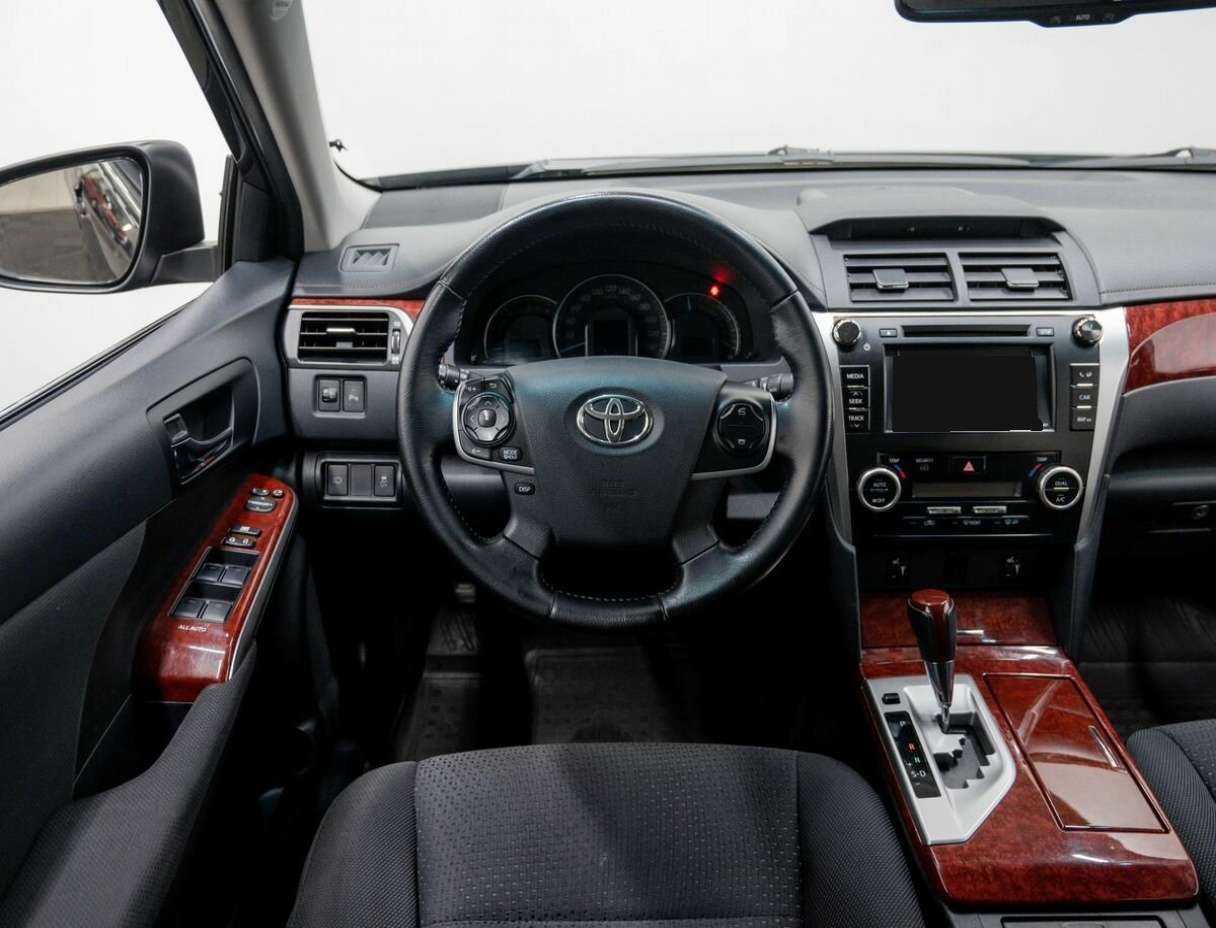 Toyota Camry с пробегом — 2014 год. Фото: #14
