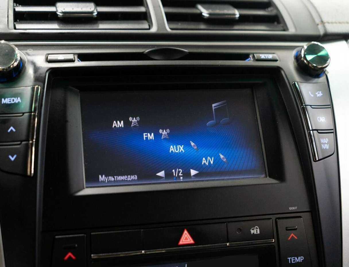 Toyota Camry с пробегом — 2016 год. Фото: #9