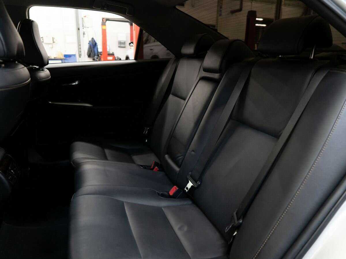 Toyota Camry с пробегом — 2015 год. Фото: #6