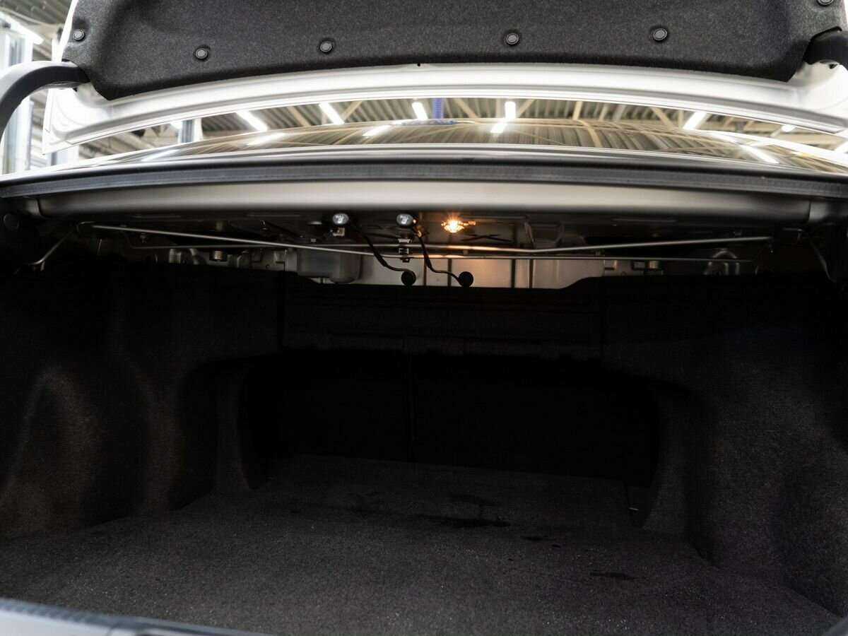 Toyota Camry с пробегом — 2015 год. Фото: #7