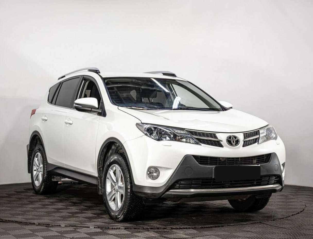 Toyota RAV4 с пробегом — 2014 год. Фото: #2
