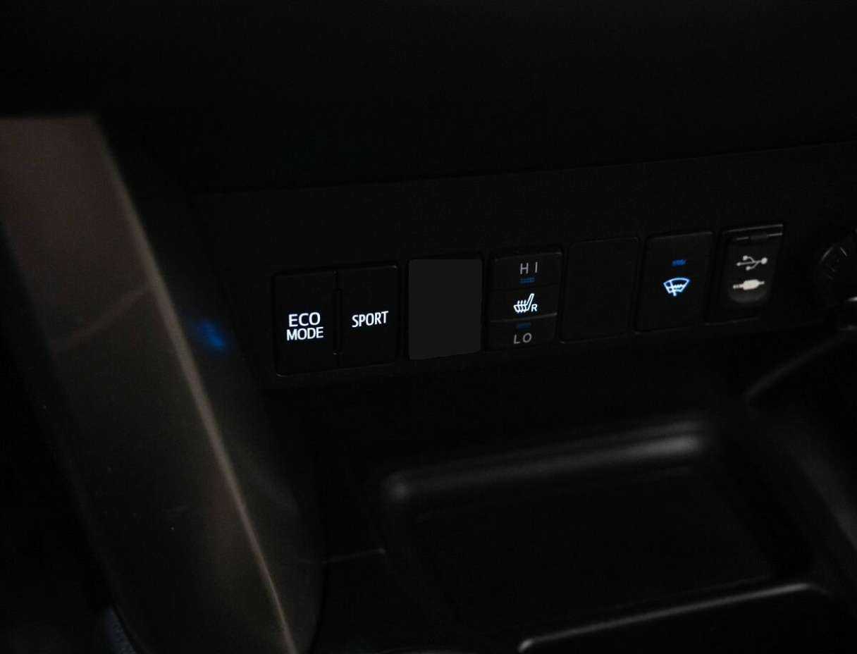 Toyota RAV4 с пробегом — 2014 год. Фото: #18