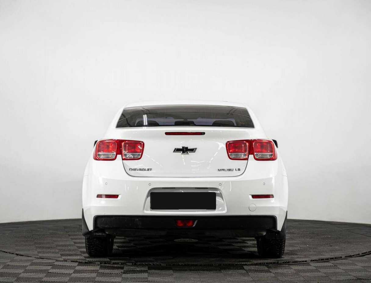 Chevrolet Malibu с пробегом — 2012 год. Фото: #4