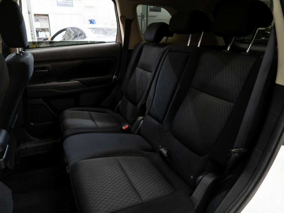 Mitsubishi Outlander с пробегом — 2015 год. Фото: #8