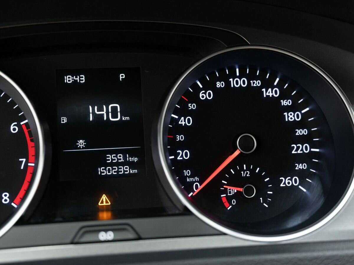 Volkswagen Golf с пробегом — 2013 год. Фото: #16