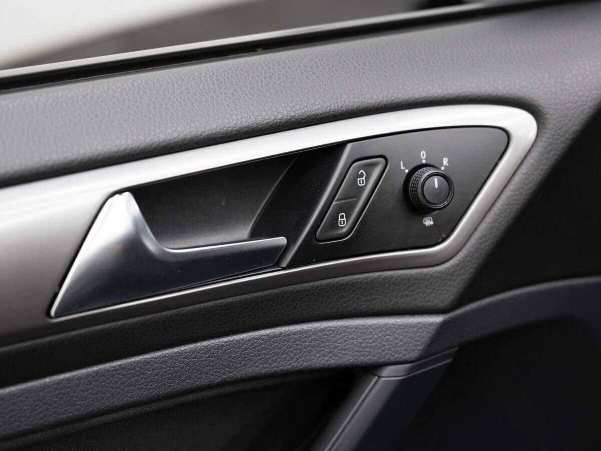 Volkswagen Golf с пробегом — 2013 год. Фото: #18