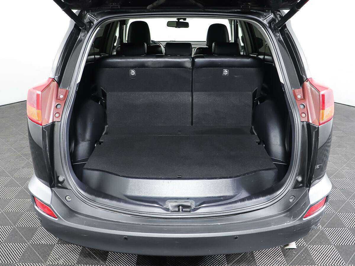 Toyota RAV4 с пробегом — 2014 год. Фото: #8