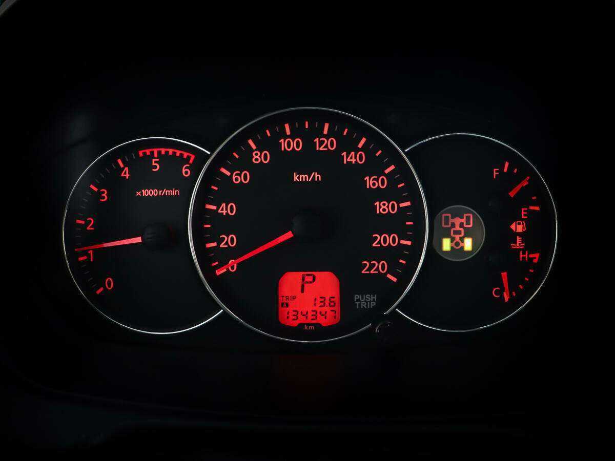 Mitsubishi Pajero Sport с пробегом — 2014 год. Фото: #12