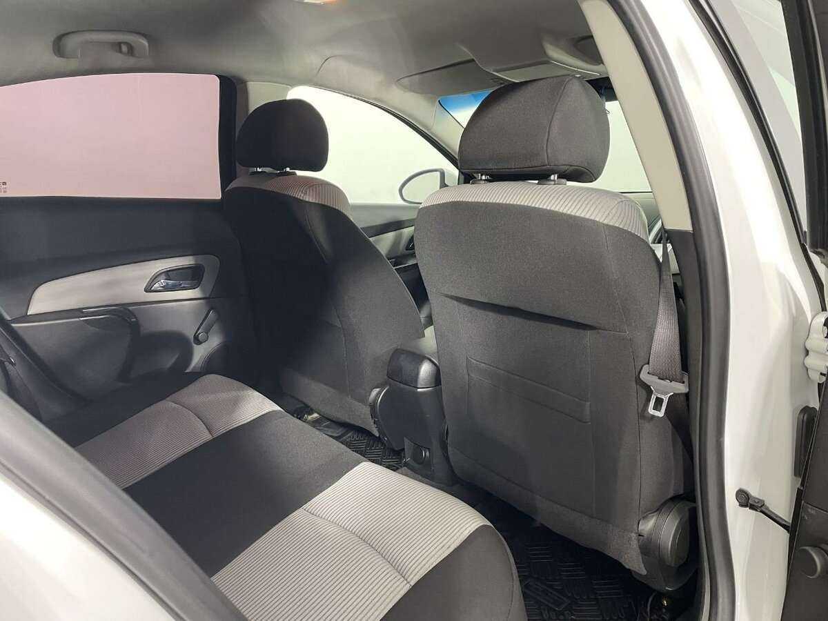 Chevrolet Cruze с пробегом — 2014 год. Фото: #16