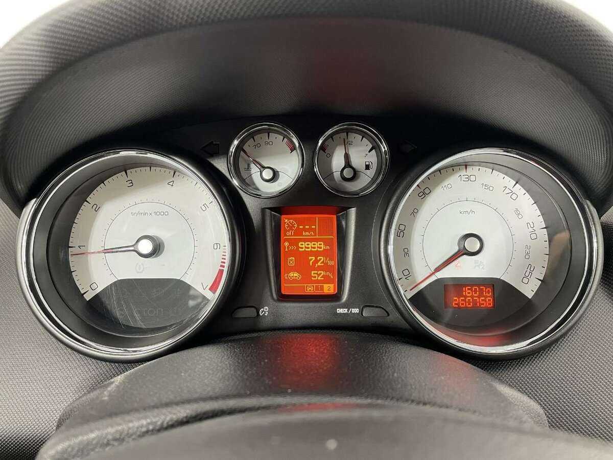 Peugeot 408 с пробегом — 2016 год. Фото: #10