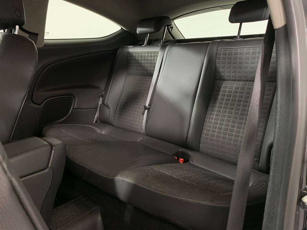 Opel Astra с пробегом — 2012 год. Фото: #13