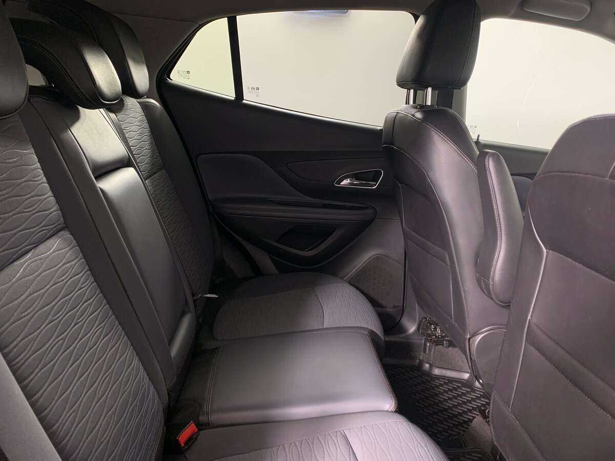 Opel Mokka с пробегом — 2015 год. Фото: #13