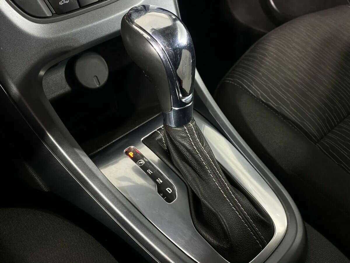 Opel Astra с пробегом — 2012 год. Фото: #13