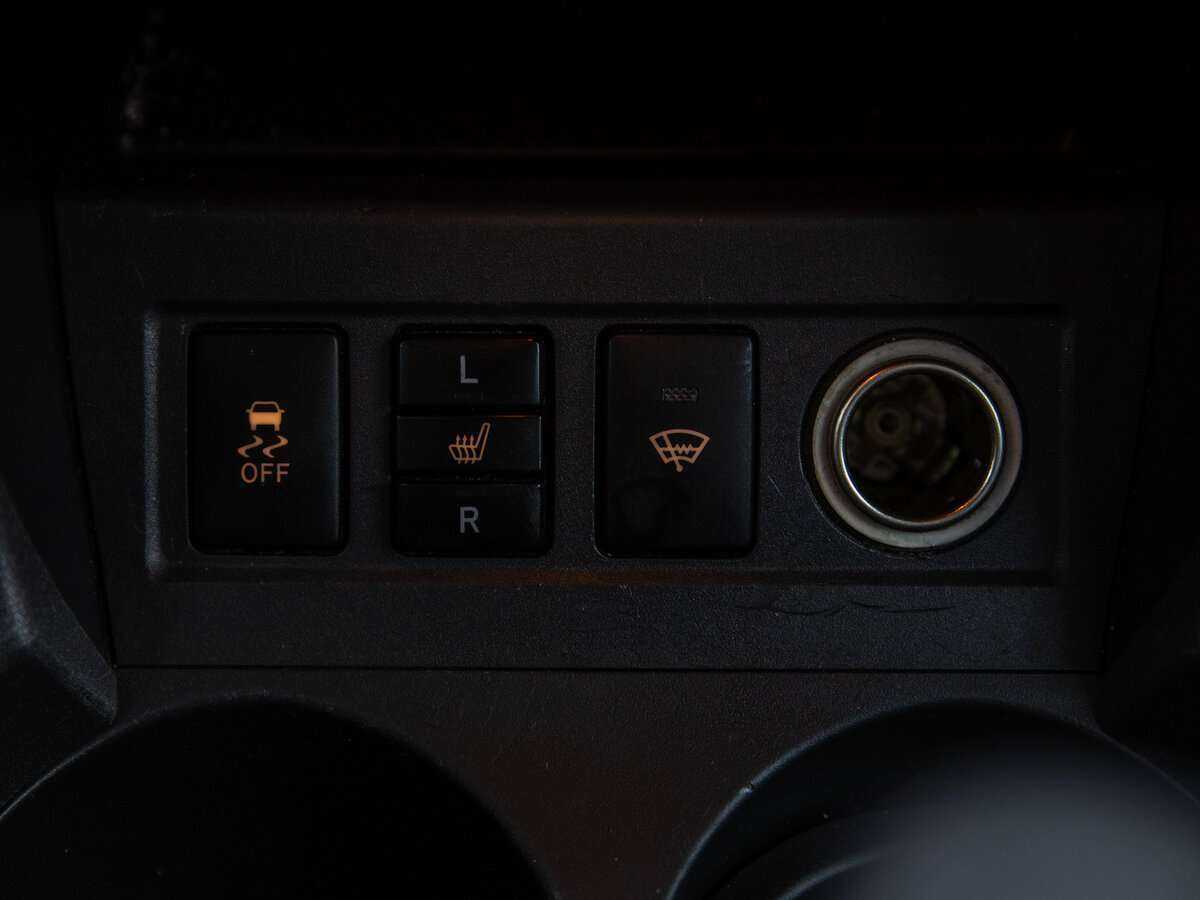 Toyota RAV4 с пробегом — 2012 год. Фото: #12