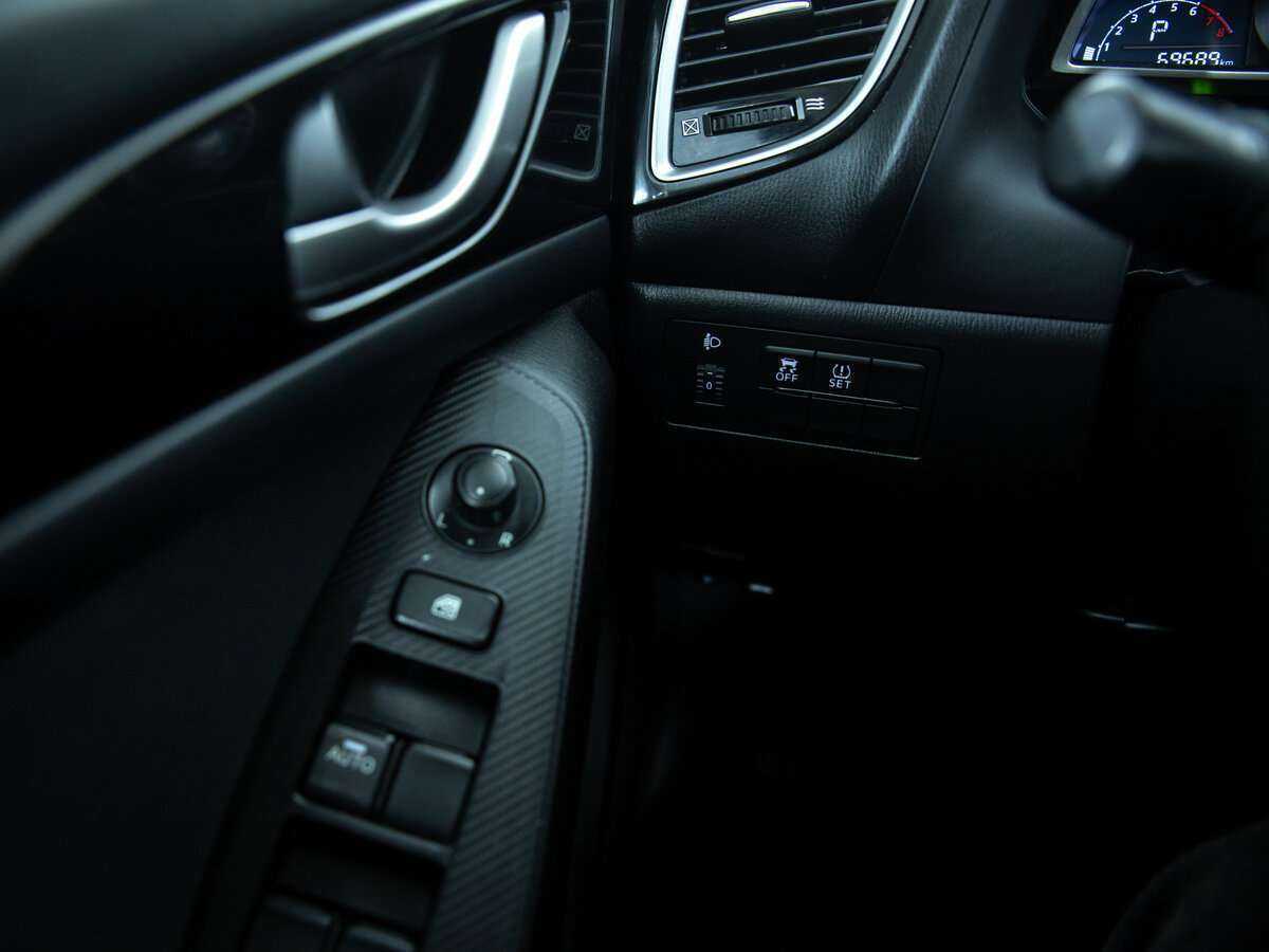 Mazda 3 с пробегом — 2014 год. Фото: #16