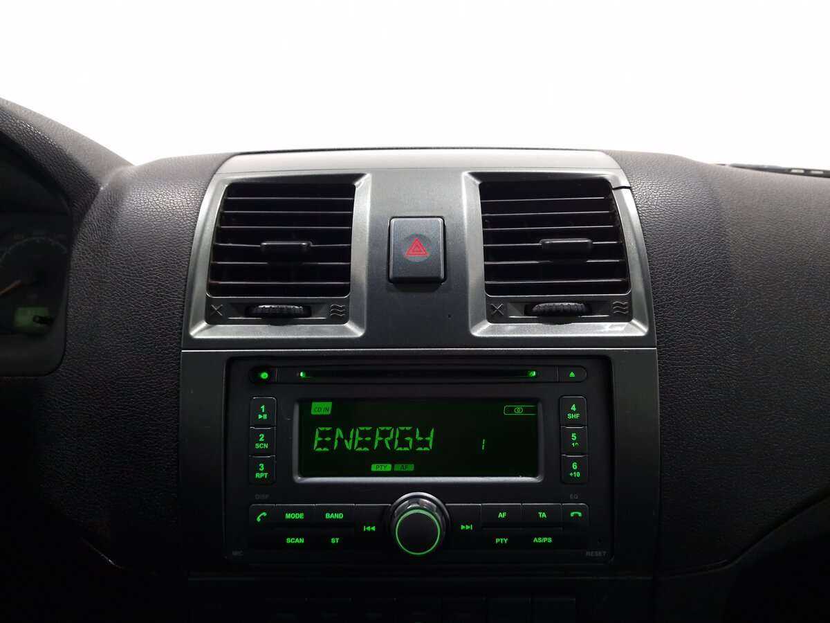 УАЗ Patriot с пробегом — 2012 год. Фото: #6