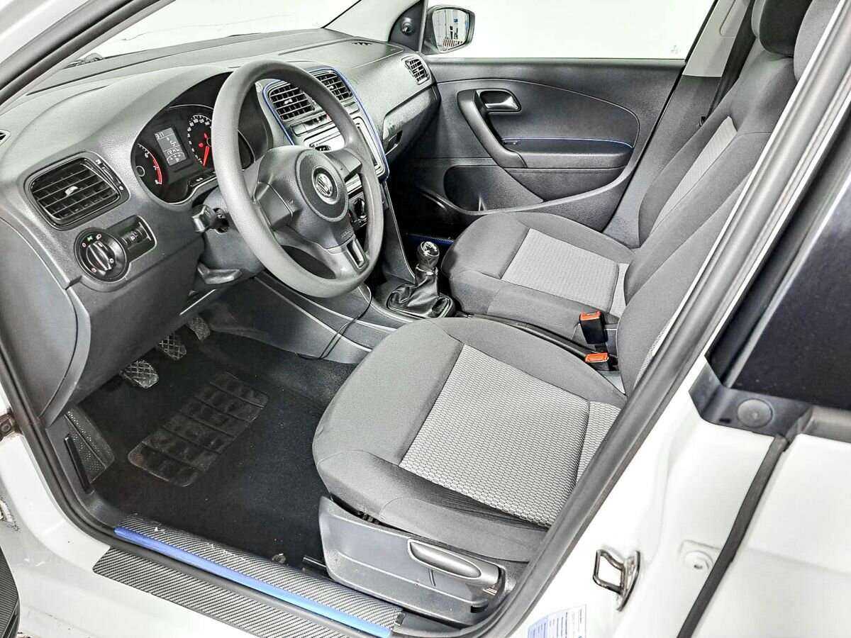 Volkswagen Polo с пробегом — 2014 год. Фото: #10