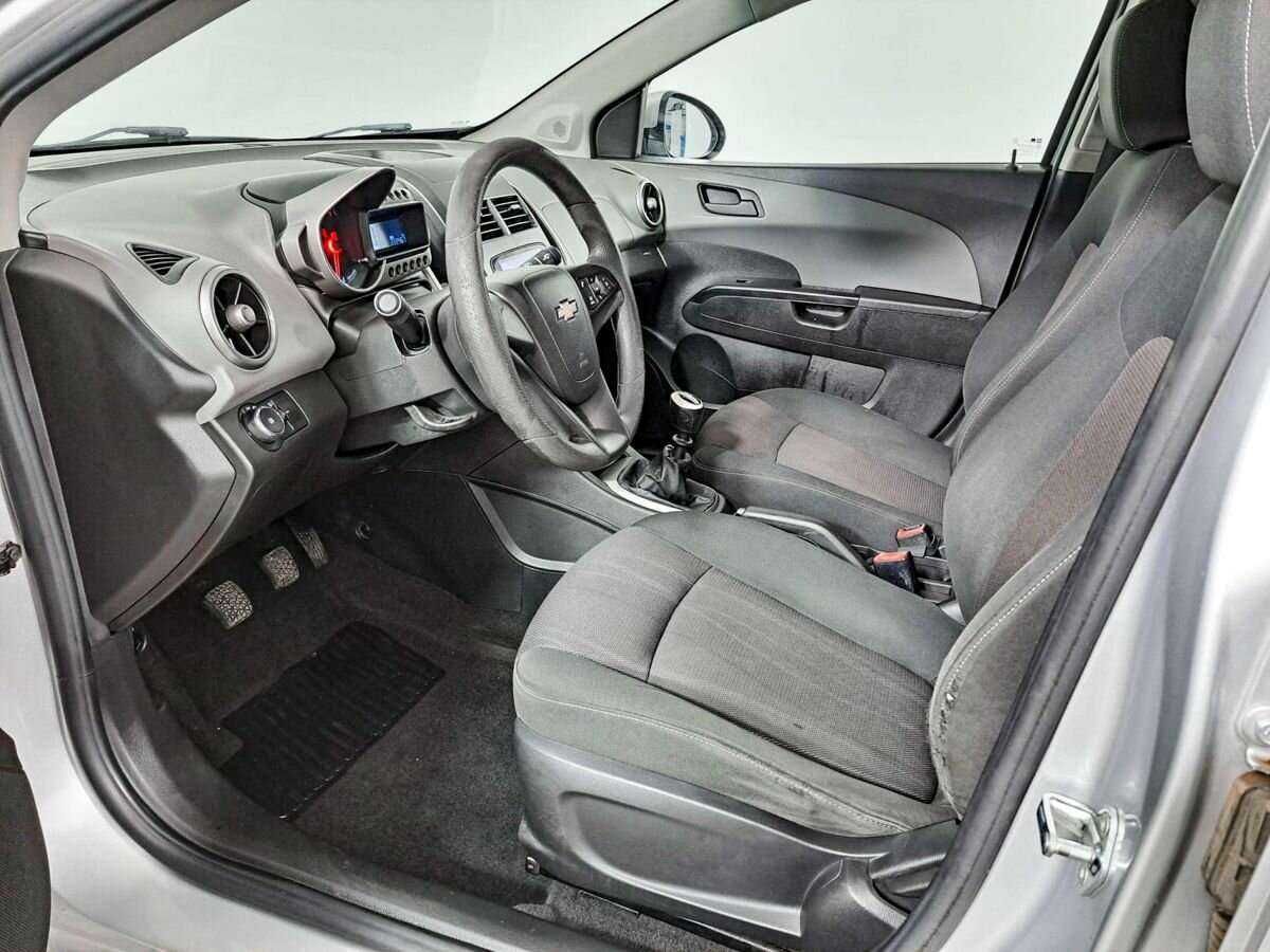 Chevrolet Aveo с пробегом — 2012 год. Фото: #13