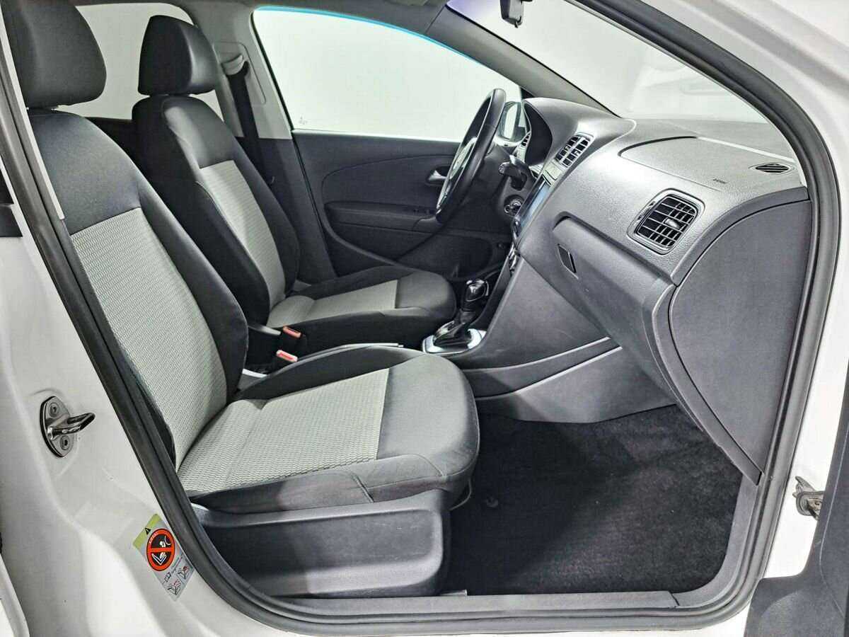 Volkswagen Polo с пробегом — 2012 год. Фото: #7