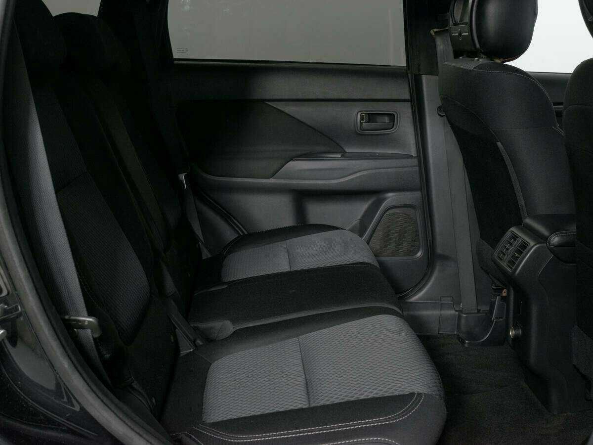 Mitsubishi Outlander с пробегом — 2018 год. Фото: #8