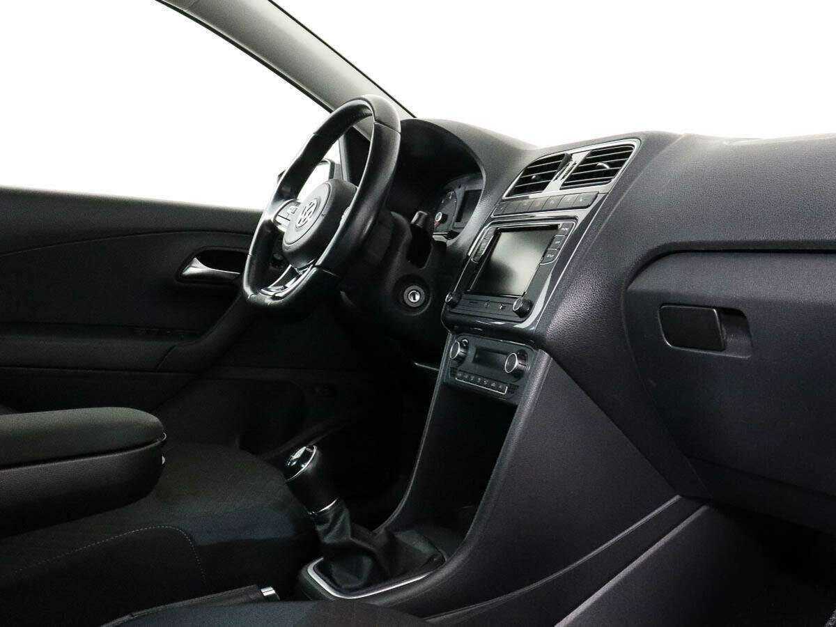 Volkswagen Polo с пробегом — 2020 год. Фото: #6