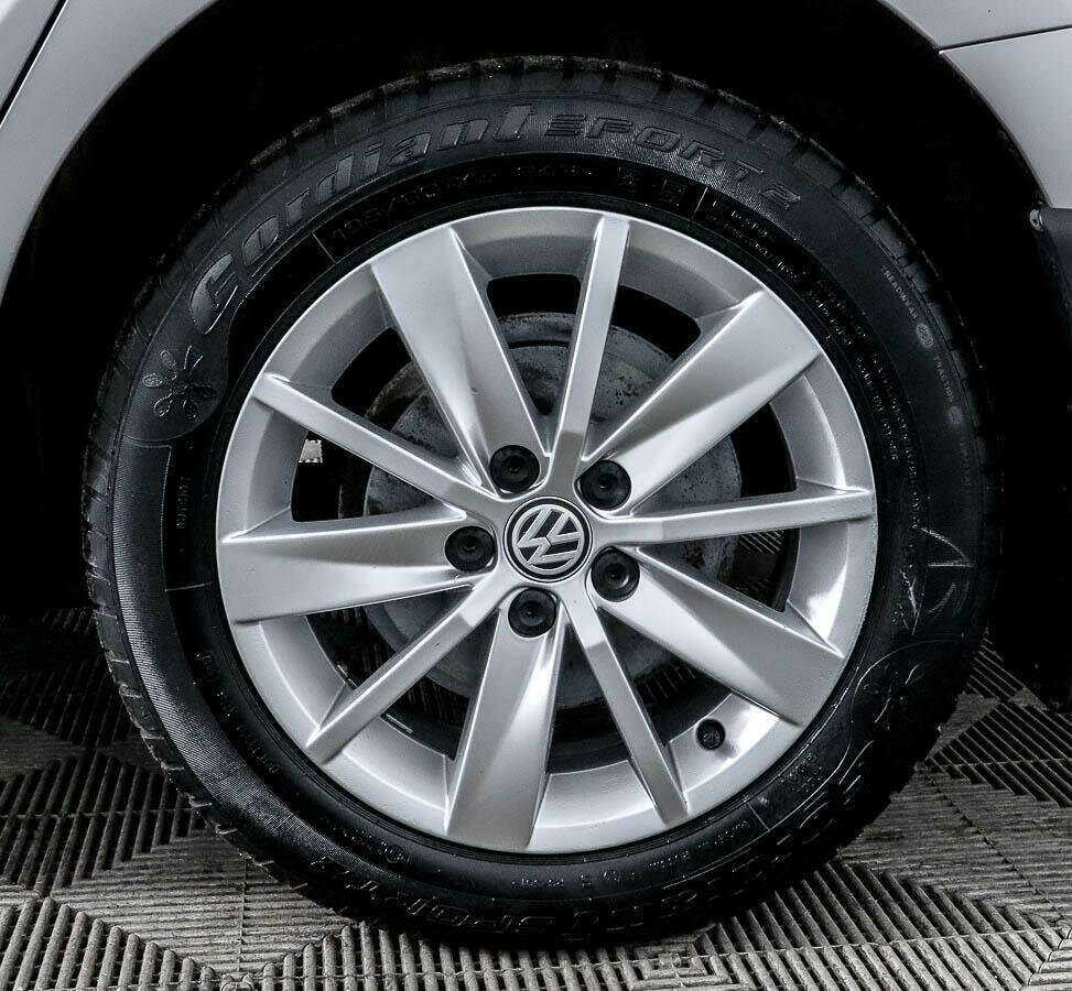 Volkswagen Polo с пробегом — 2020 год. Фото: #13