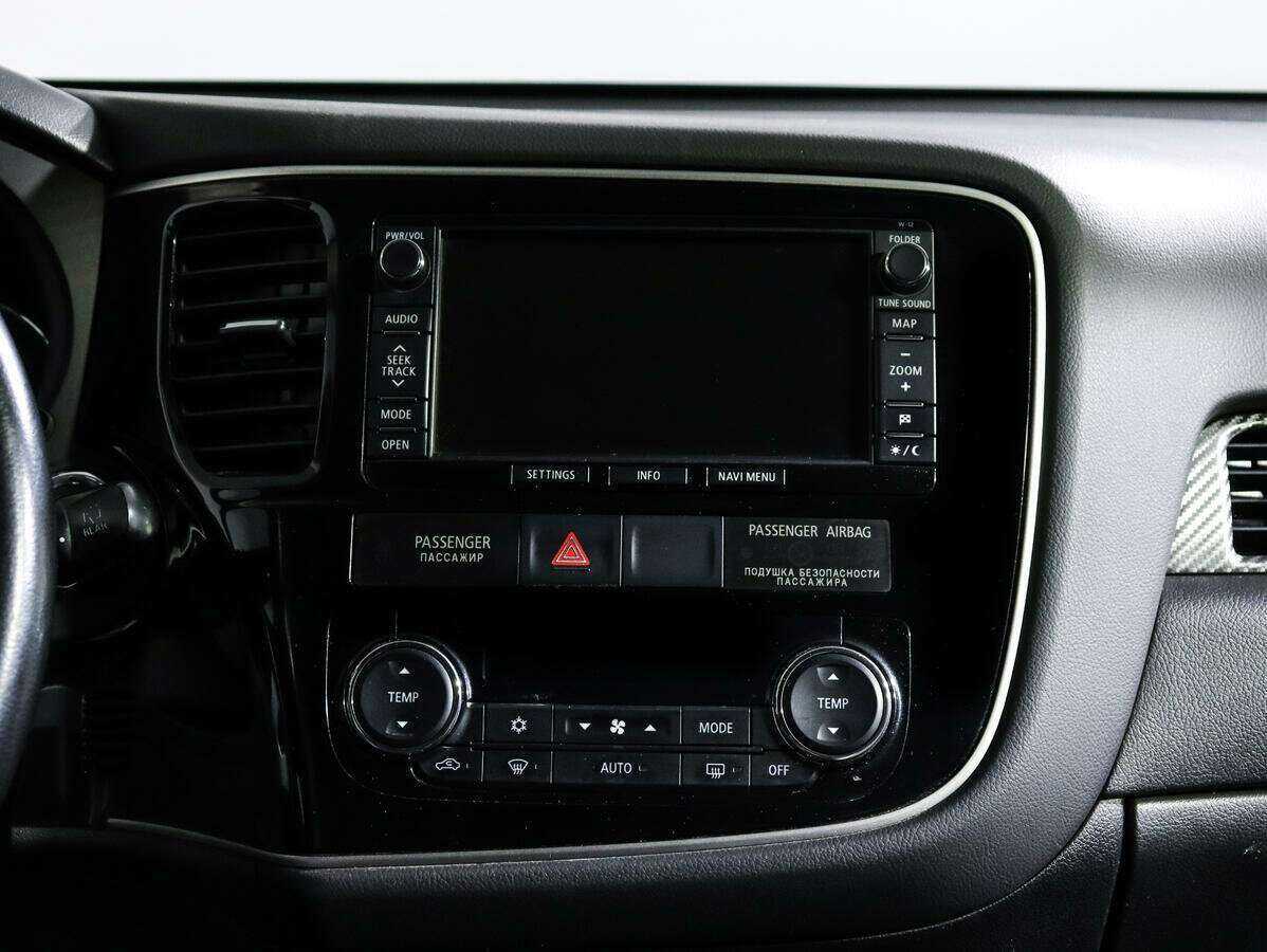 Mitsubishi Outlander с пробегом — 2013 год. Фото: #9