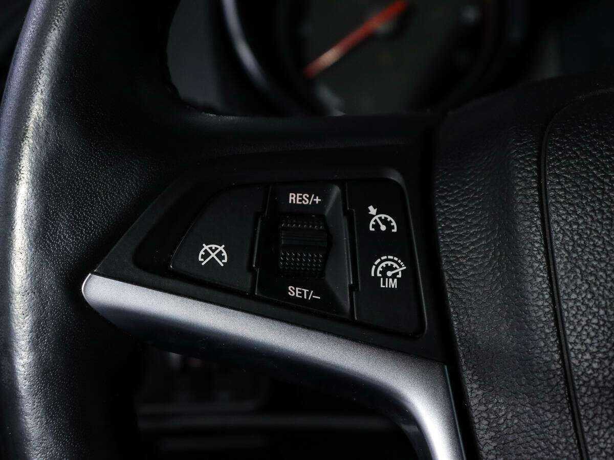 Opel Astra с пробегом — 2014 год. Фото: #16