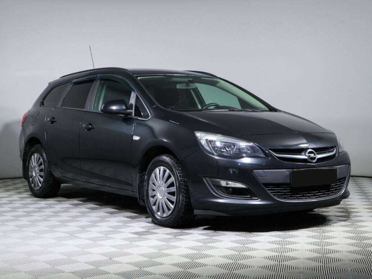 Opel Astra с пробегом — 2014 год. Фото: #2