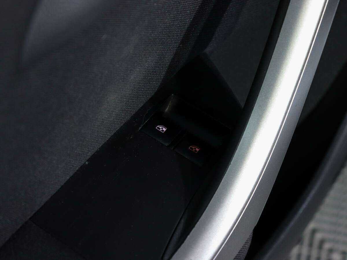 Opel Astra с пробегом — 2012 год. Фото: #12