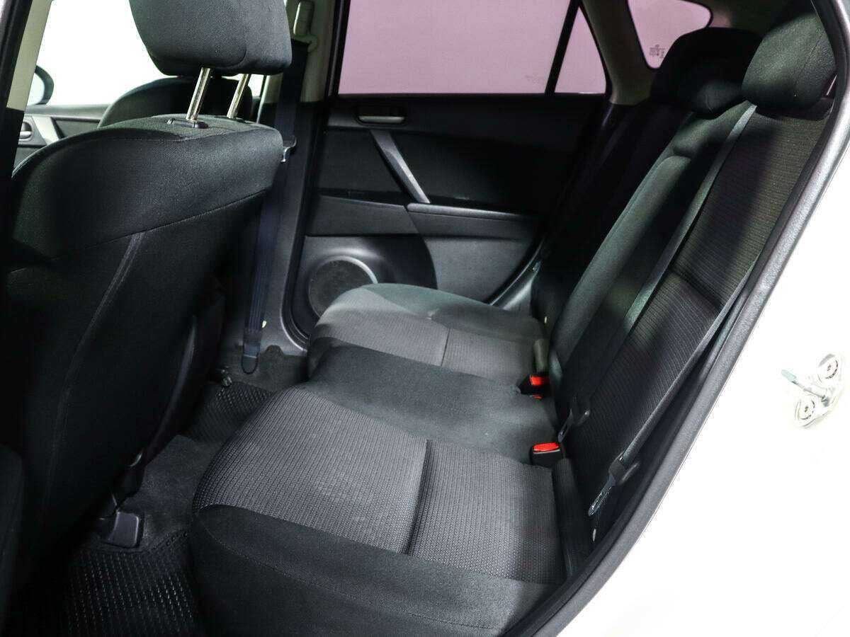 Mazda 3 с пробегом — 2012 год. Фото: #9