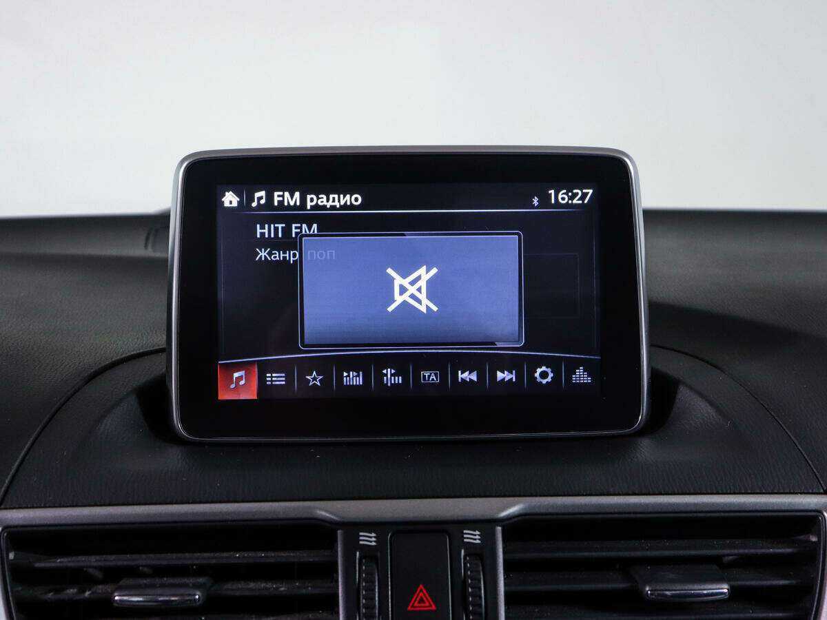 Mazda 3 с пробегом — 2014 год. Фото: #18