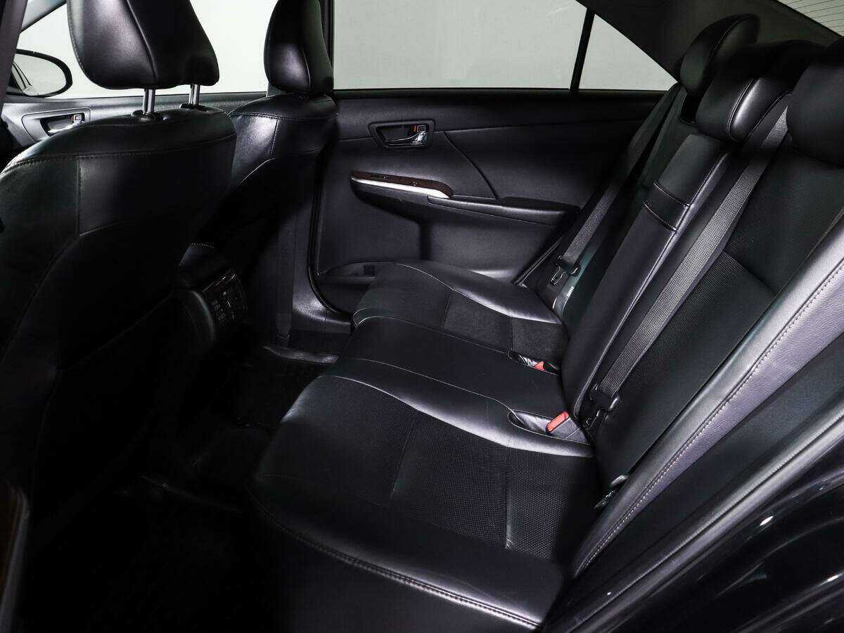 Toyota Camry с пробегом — 2012 год. Фото: #7