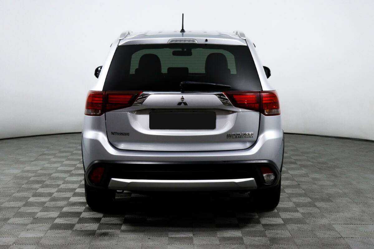 Mitsubishi Outlander с пробегом — 2015 год. Фото: #5